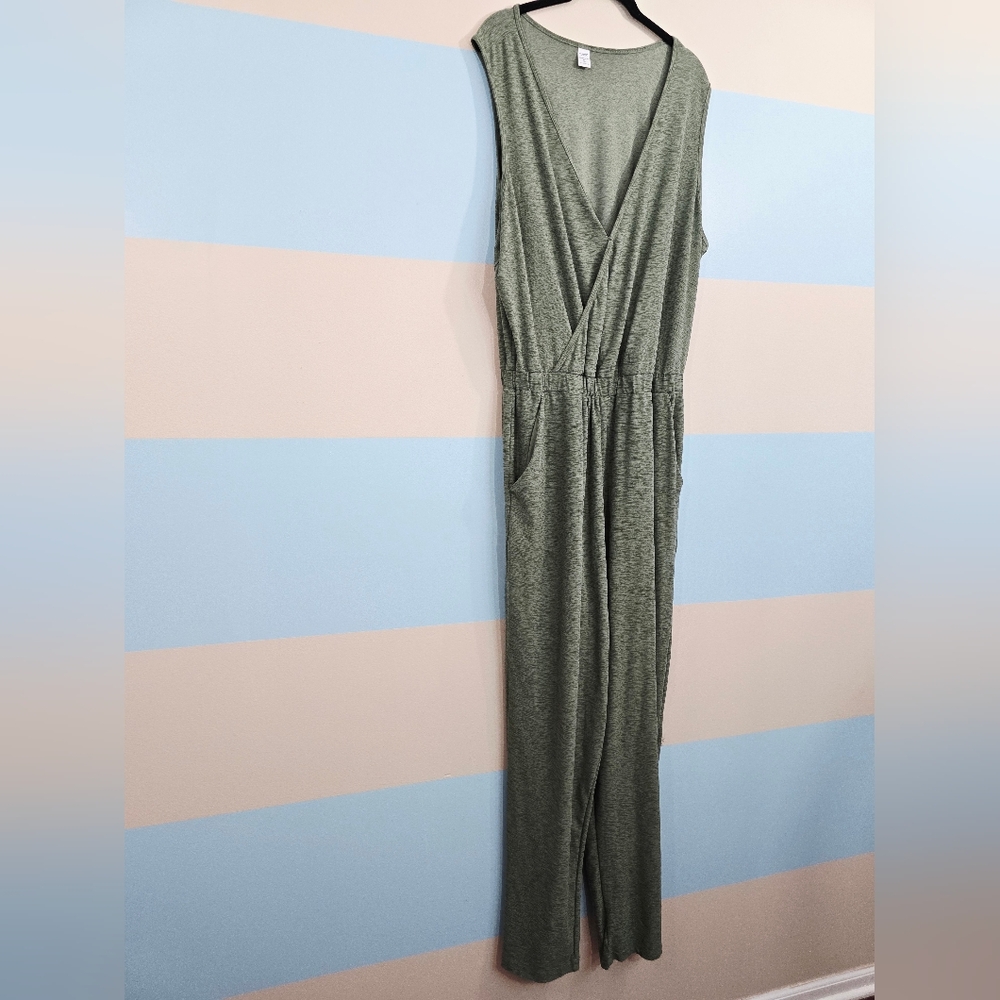 Old Navy Women’s Green Breathe ON Cross-Front Sleeveless Jumpsuit - Picture 4 of 9